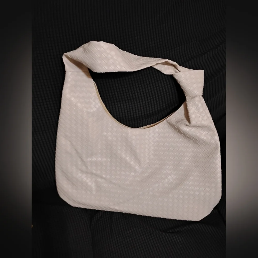 ULTA BEAUTY Elegant Cream Women's Bag FAUX Leather Criss Cross Striped Texture